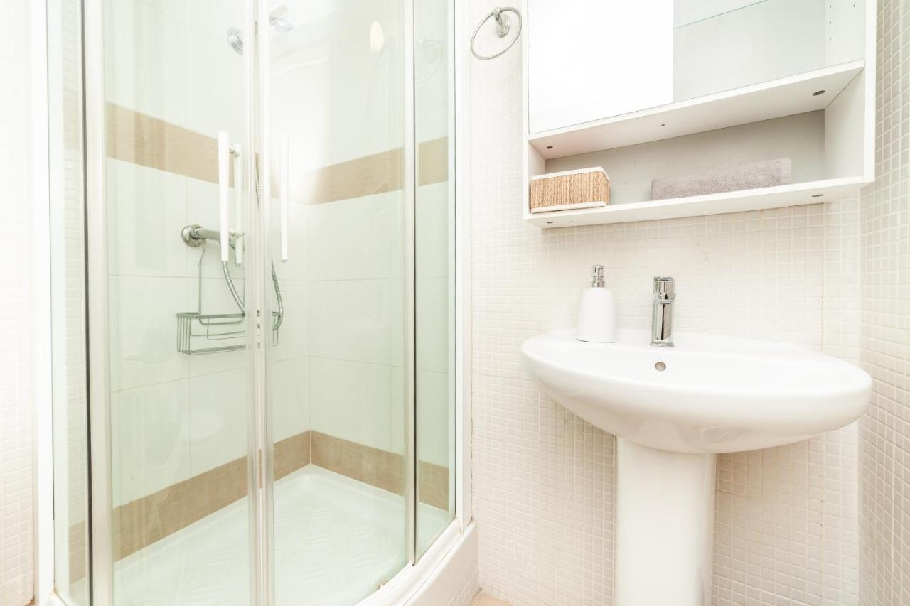 Apartamentos Gran Via 732 Барселона Екстериор снимка