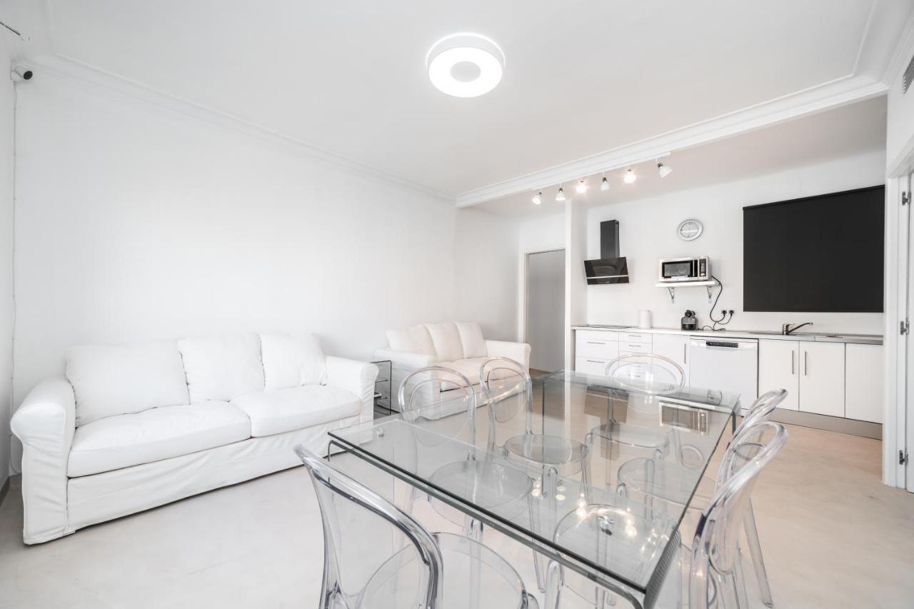 Apartamentos Gran Via 732 Барселона Екстериор снимка