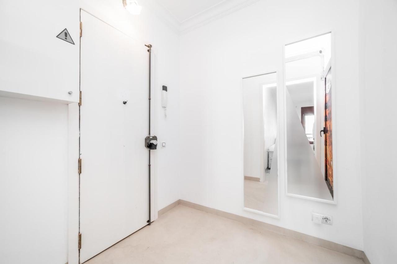 Apartamentos Gran Via 732 Барселона Екстериор снимка