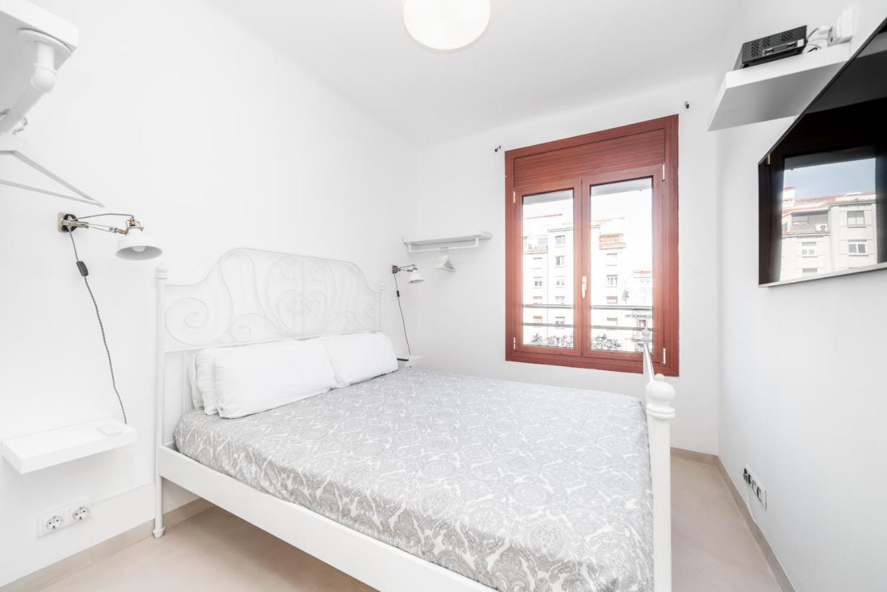 Apartamentos Gran Via 732 Барселона Екстериор снимка