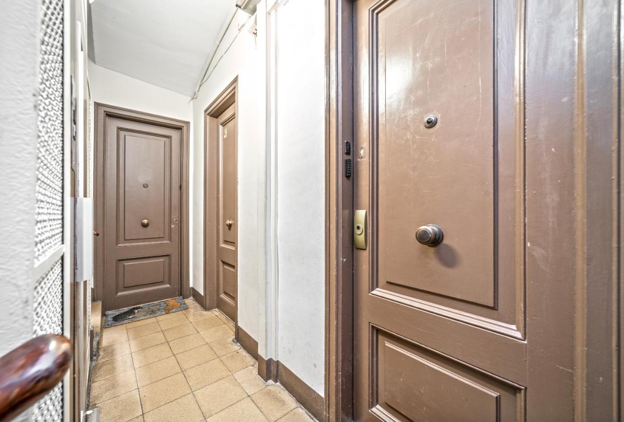 Apartamentos Gran Via 732 Барселона Екстериор снимка