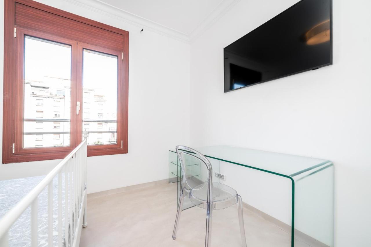 Apartamentos Gran Via 732 Барселона Екстериор снимка
