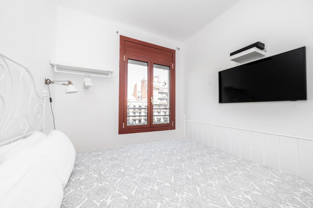 Apartamentos Gran Via 732 Барселона Екстериор снимка