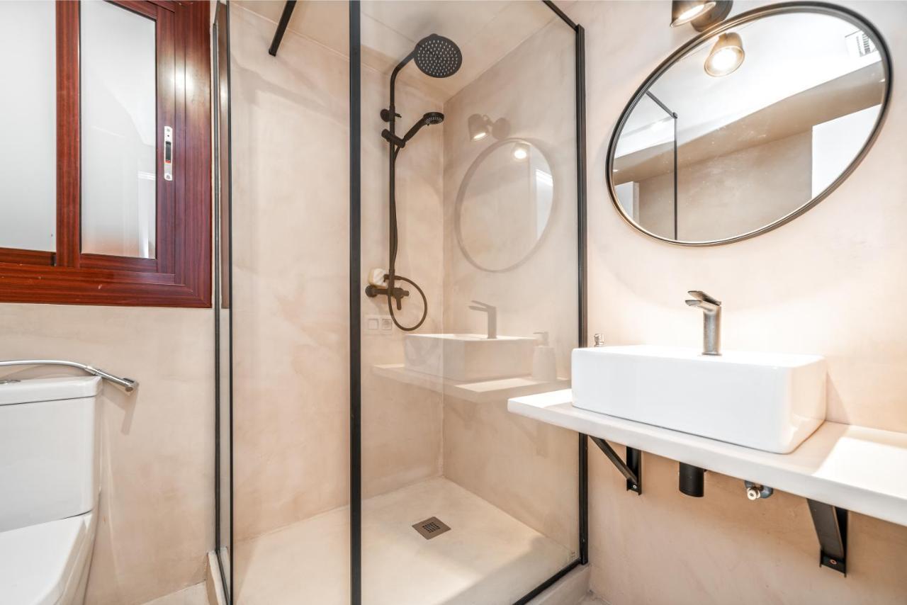 Apartamentos Gran Via 732 Барселона Екстериор снимка